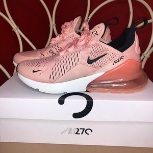 Nike Air Max 270 women’s 7.5 in box